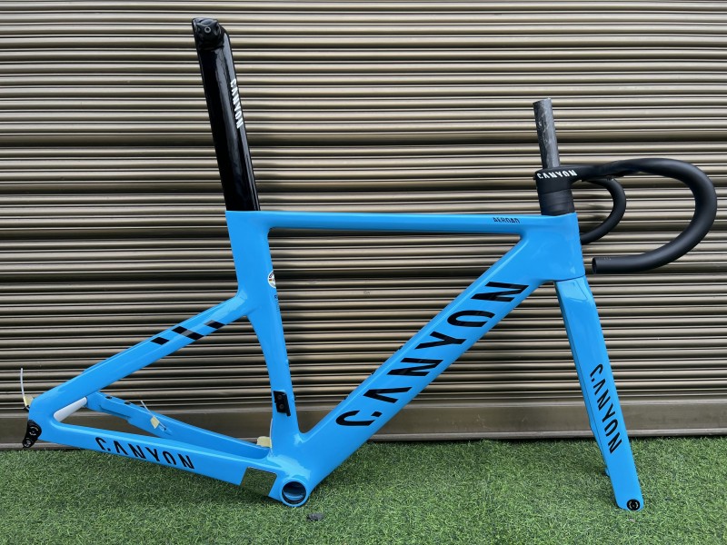 Canyon aeroad sale blue fade